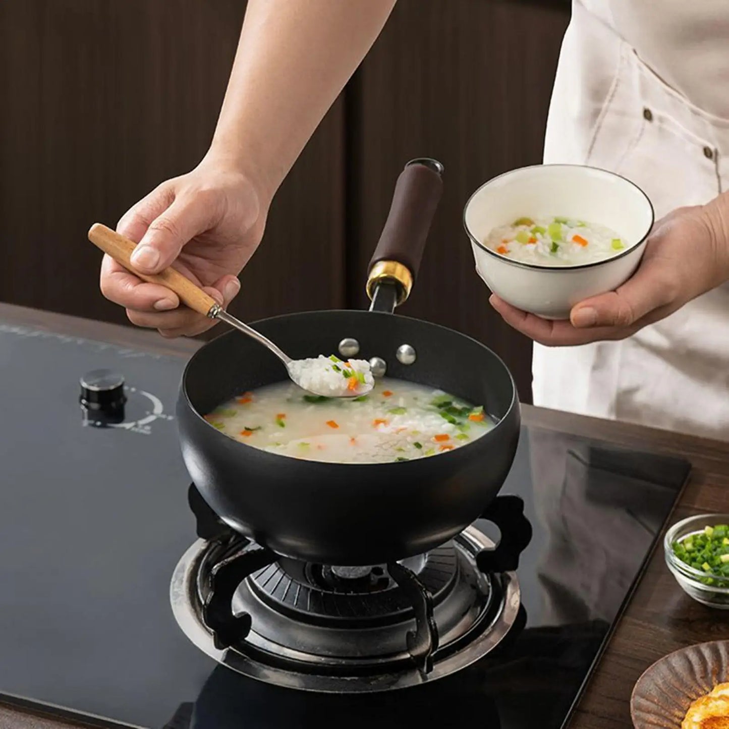 new Cast Iron Skillet Non Coated Camping Cooker Soup Pot Outdoor Cooking Pan Stew Stock Pots Kitchen Dining Bar Household Iron