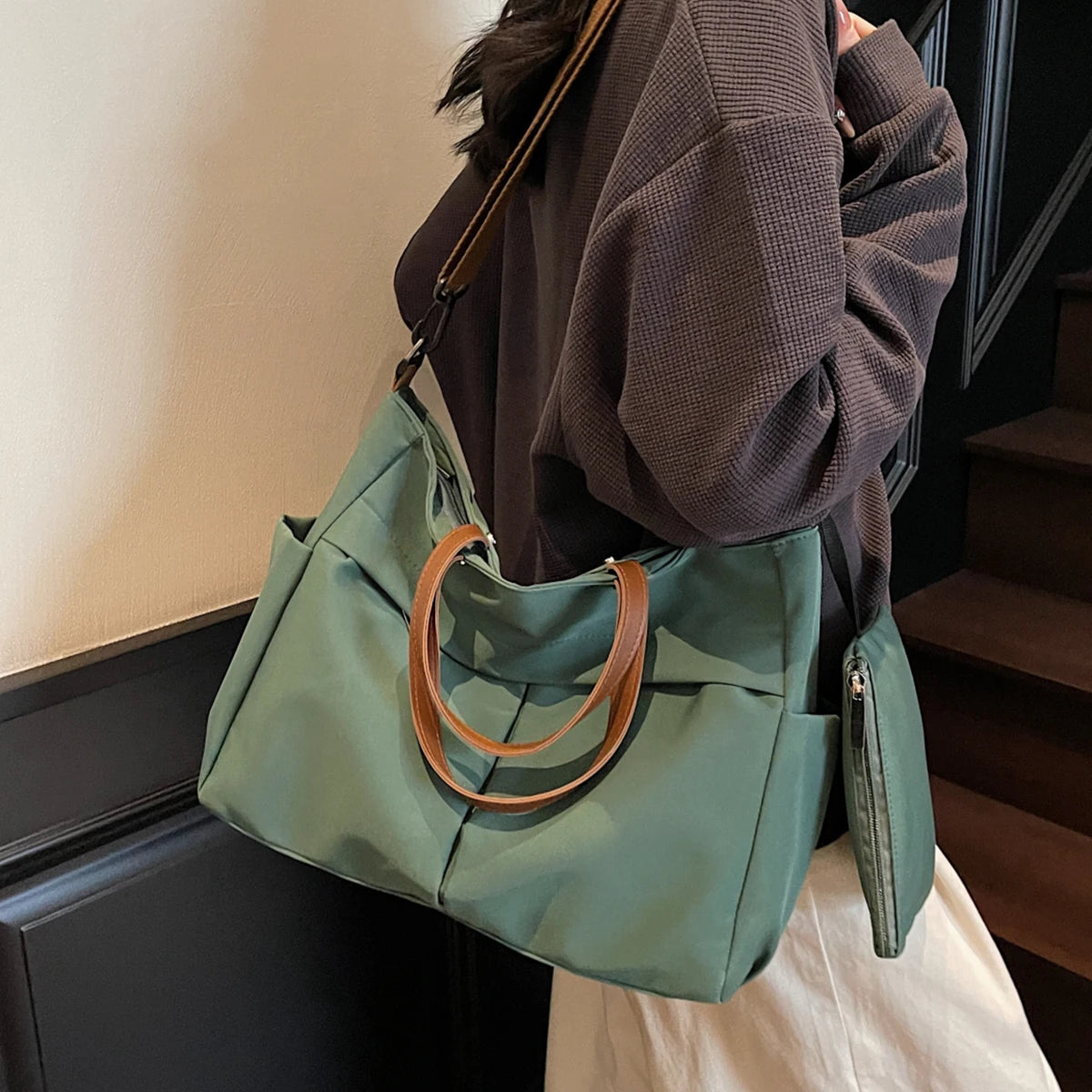 Super Popular Tote Bag for Women Large Capacity 2025 New Computer Mom Commuter Bag Nylon Canvas Bag for Students to Go in Class, Shopping and Mountaineering