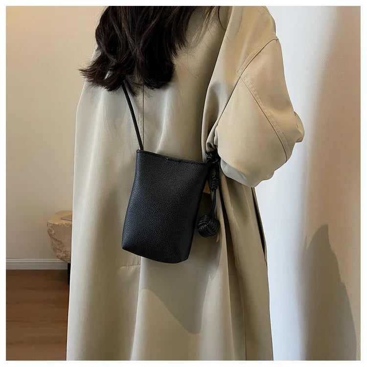 Women Handbags Female Pu Leather Shoulder Bags Luxury Large Capacity Crossbody Bags Solid Flap for Women Portable Phone Purse