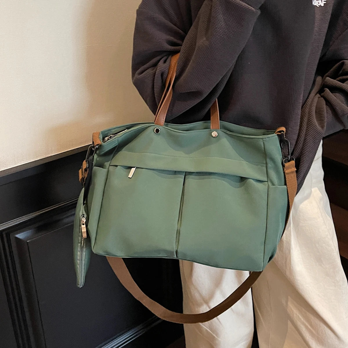 Super Popular Tote Bag for Women Large Capacity 2025 New Computer Mom Commuter Bag Nylon Canvas Bag for Students to Go in Class, Shopping and Mountaineering